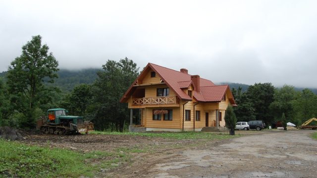 bieszczady-wetlina-ustrzyki-gorne-asfalt-lipiec-2010-006