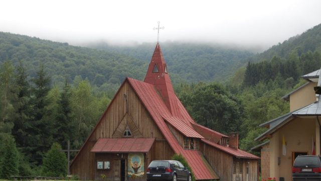 bieszczady-wetlina-ustrzyki-gorne-asfalt-lipiec-2010-065