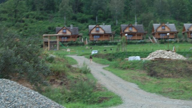 bieszczady-wetlina-ustrzyki-gorne-asfalt-lipiec-2010-081
