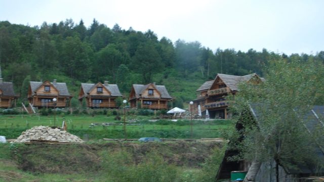 bieszczady-wetlina-ustrzyki-gorne-asfalt-lipiec-2010-082