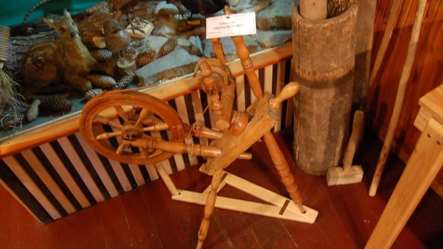 huculi-muzeum-pttki-ustrzyki-gorne-bieszczady-lipiec-2010-015