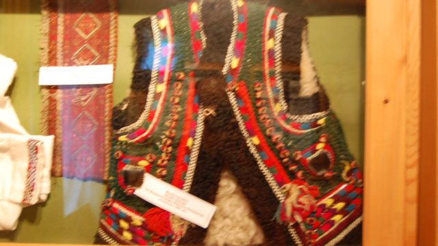 huculi-muzeum-pttki-ustrzyki-gorne-bieszczady-lipiec-2010-038