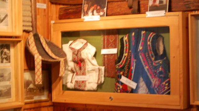 huculi-muzeum-pttki-ustrzyki-gorne-bieszczady-lipiec-2010-056