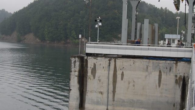 solina-myczkowce-zapora-lipiec-2010-033