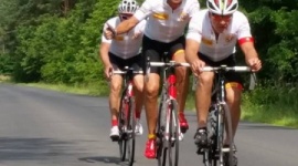 KRĘCĄ KILOMETRY W RAMACH AKCJI „PODRÓŻ DLA INNYCH” Podróże, LIFESTYLE - W 6 DNI PRZEJADĄ NA ROWERACH 1400 KM PRZEZ POLSKĘ, ABY POMÓC POTRZEBUJĄCYM