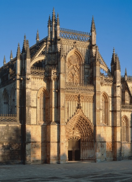 7 cudów Portugalii Podróże, LIFESTYLE - Portugalia posiada blisko osiemset zamków, pałaców, fortec, klasztorów i innych zabytków, które zasługują na uwagę. Siedem z nich dzierży zaszczytny tytuł najpiękniejszych „cudów Portugalii”.
