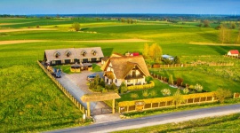 Majówka 2018 – koszty i preferencje Polaków Podróże, LIFESTYLE - Polacy decydujący się w tym roku na wyjazd wypoczynkowy w trakcie majówki najczęściej wybierają pobyt z 3 noclegami, a koszty wynoszą średnio 97,5 zł w przeliczeniu na nocleg jednej osoby – wynika z danych pochodzących z portalu Noclegowo.pl.