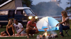 4 pomysły na majówkę za granicą Podróże, LIFESTYLE - W tym roku wystarczy wziąć trzy dni wolnego, by cieszyć się aż dziewięciodniową majówką! A skoro czasu jest sporo, niezłym pomysłem może być kilkudniowy wyjazd do Włoch lub Chorwacji. Kto woli bliższe podróże, wybrać może np. Słowenię.