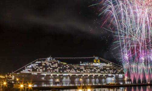 NIEZWYKŁY POKAZ LOTNICZY I FAJERWERKI: NADANIE IMIENIA COSTA VENEZIA