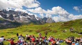 Muzyka w rytmie natury – „Sounds of the Dolomites” 2019 Podróże, LIFESTYLE - Dźwięki instrumentów połączone z fascynującymi odgłosami natury. Po raz kolejny w malowniczej scenerii włoskiego Trentino, w samym sercu Dolomitów, odbędzie się festiwal „Sounds of the Dolomites”. W tym roku wydarzenie będzie trwać od 28 czerwca do 15 września.