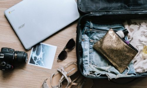 Regulacje wysokich lotów, czyli czego nie wniesiesz na pokład samolotu