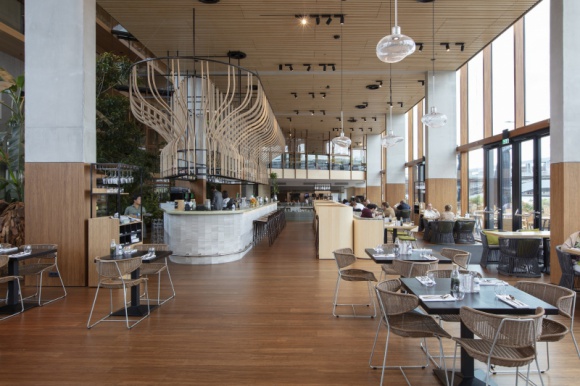 Najbardziej ekologiczny hotel w Holandii Podróże, LIFESTYLE - Hotel Jakarta w Amsterdamie jest ekologiczny w każdym calu - zaczynając od budynku, drewnianej konstrukcji, indonezyjskiego ogrodu wewnętrznego, na przyjaznej dla użytkowników akustyce i neutralności energetycznej kończąc